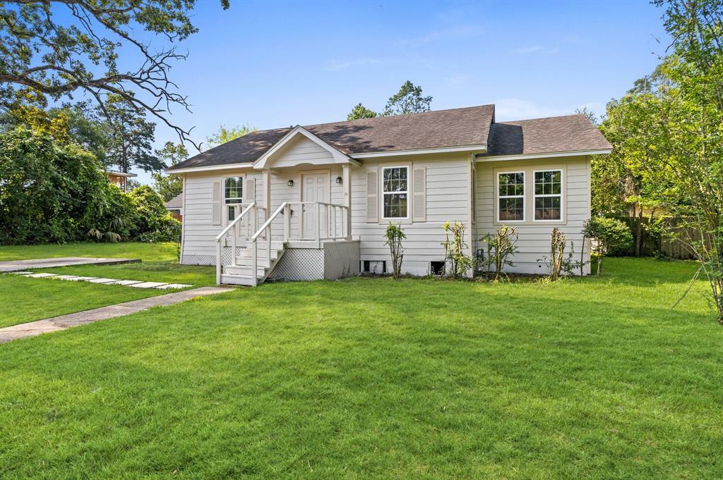 Property Photo: 111 Conroe Drive TX 77301