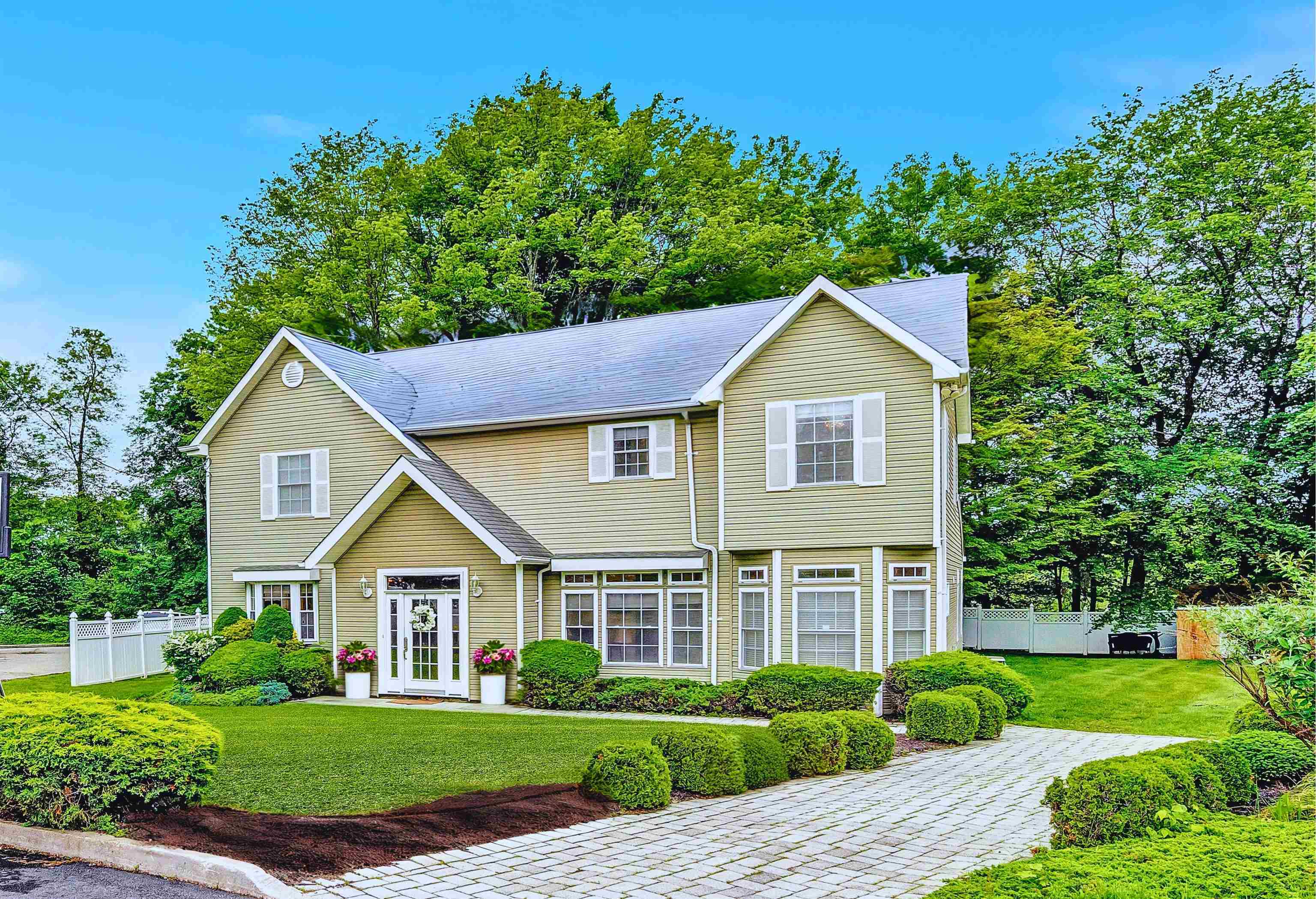 Property Photo:  8 Mary Ct  NJ 07430 