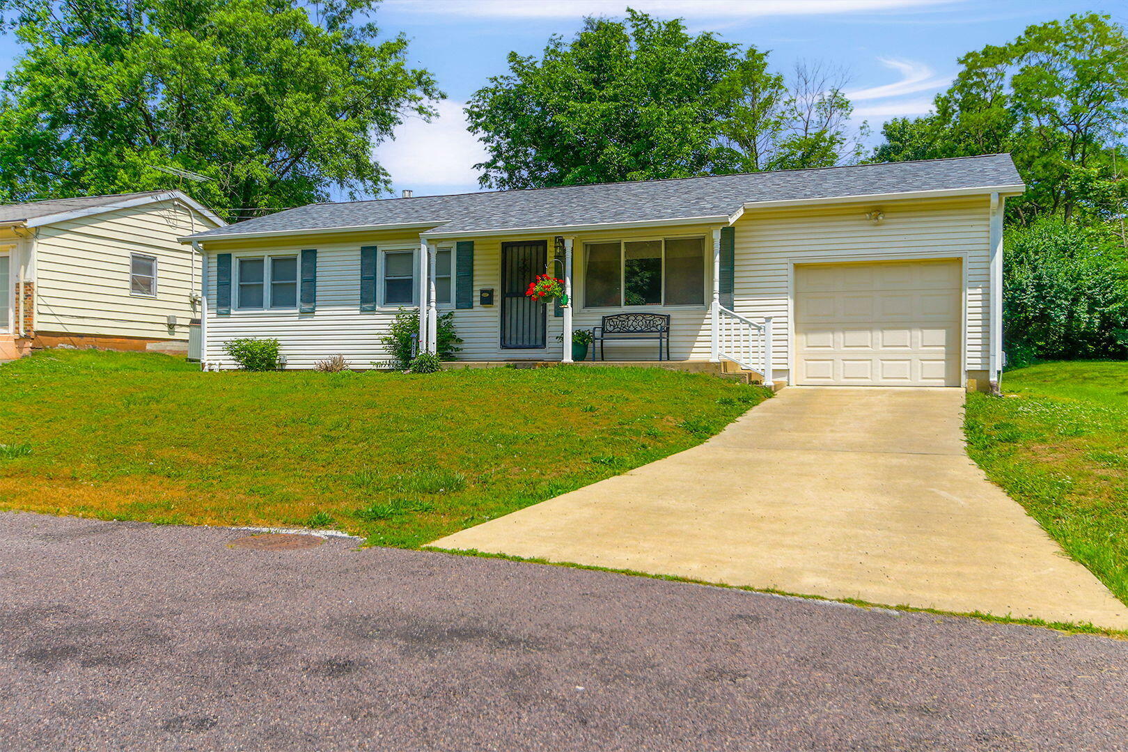 Property Photo:  405 E Vine Street  MO 65265 