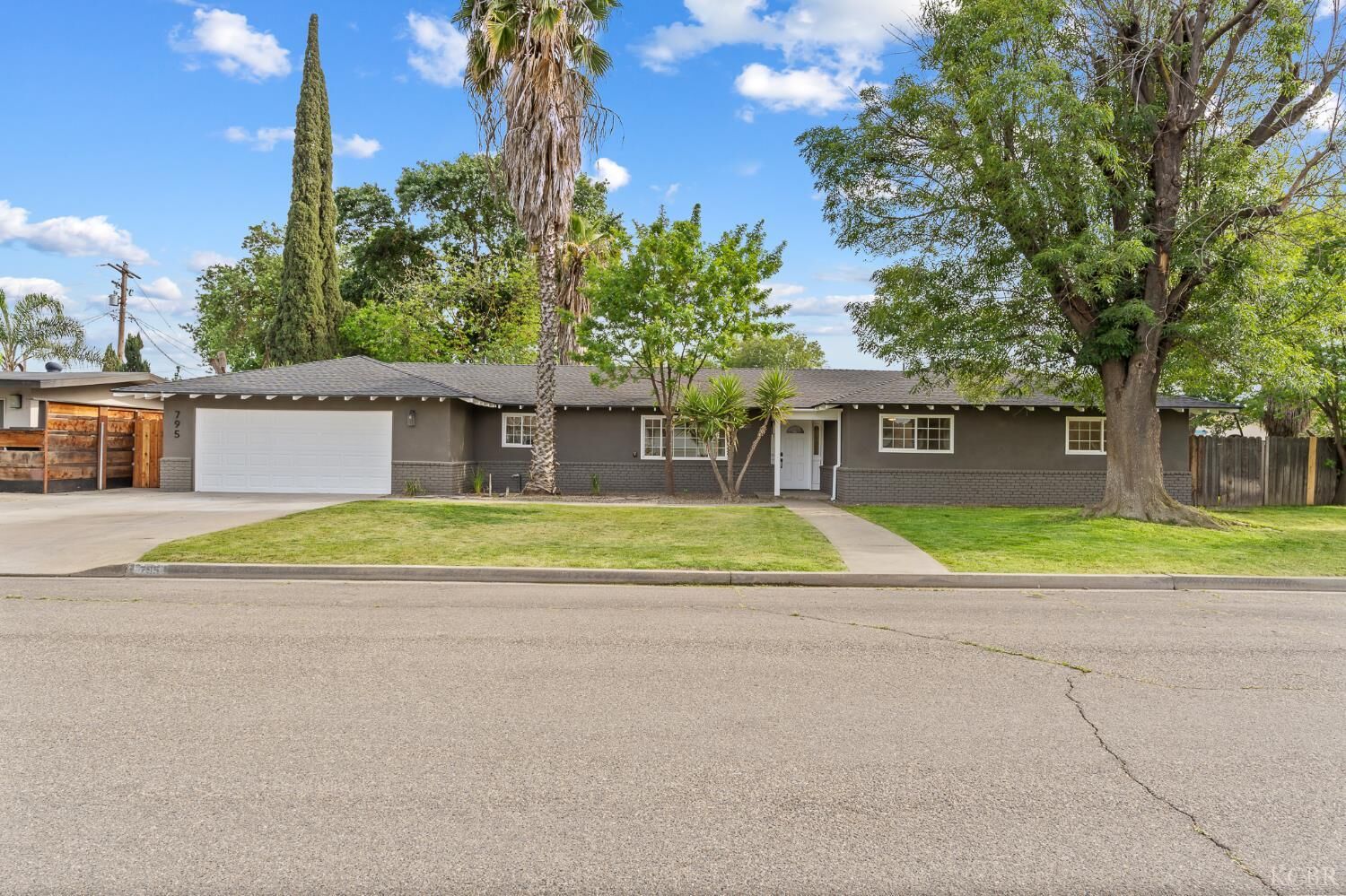 Property Photo:  795 Luarence Lane  CA 93223 