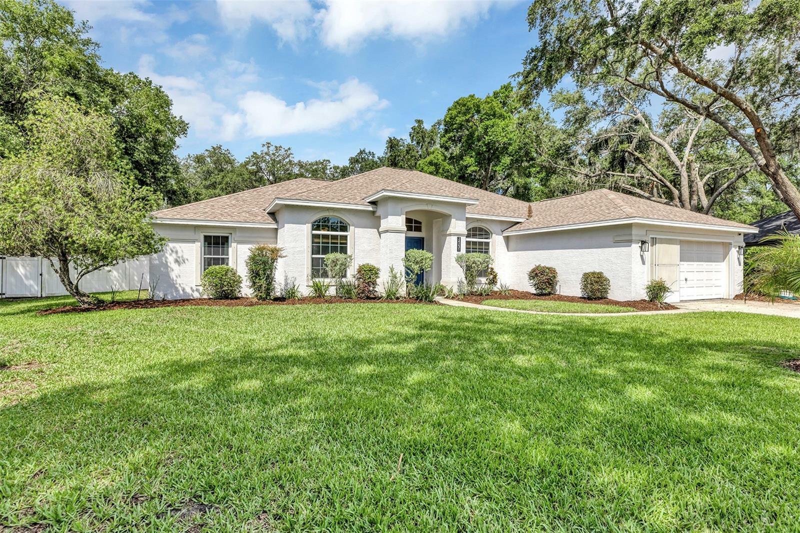 Property Photo: 34231 Shadewood Circle FL 34788