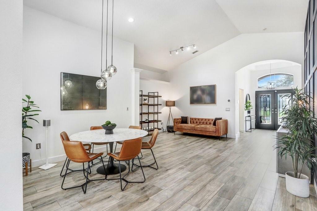 Property Photo: 10112 Downey Lane FL 33626