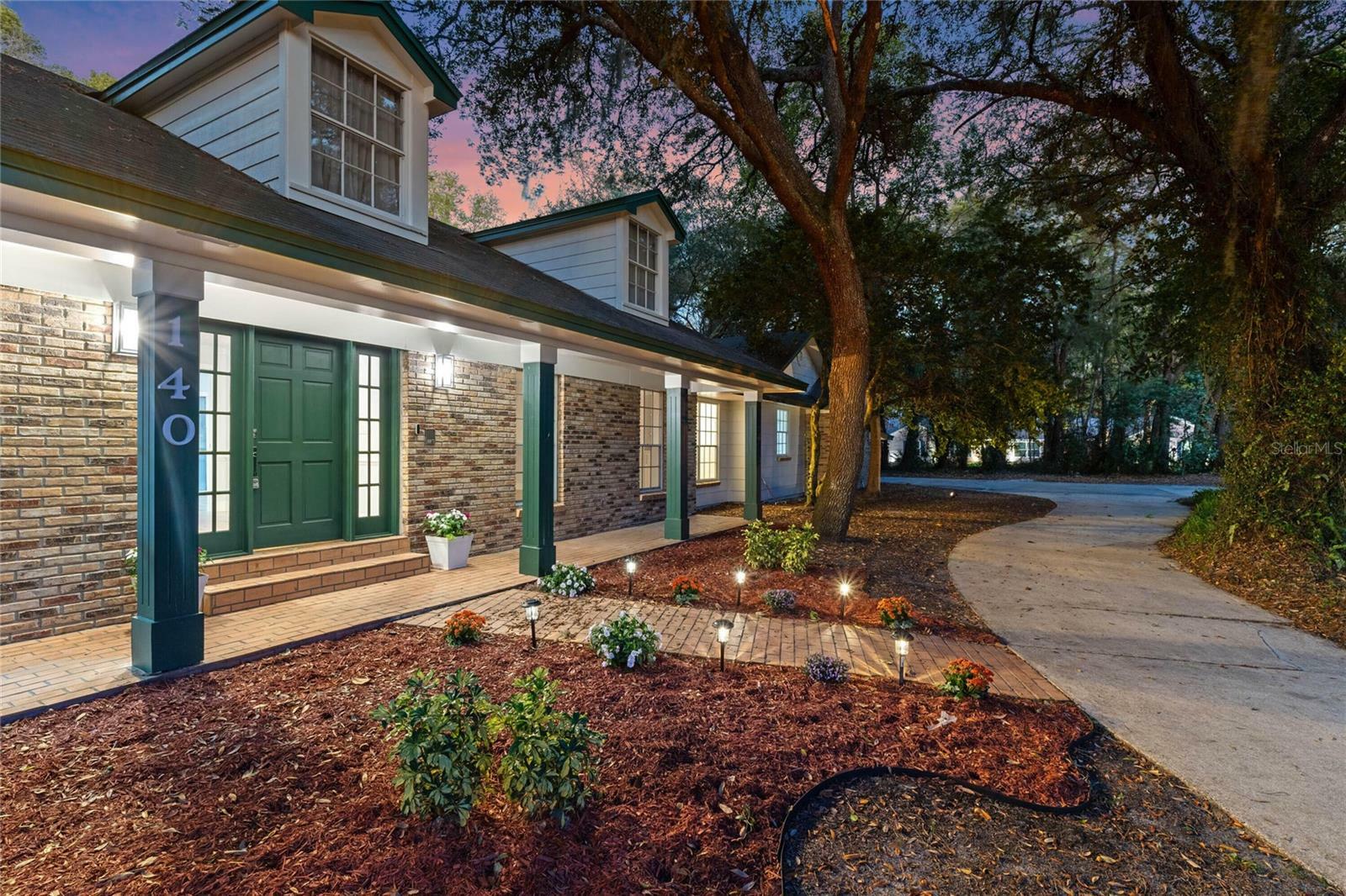 Property Photo: 140 Sweet Bay Circle FL 32746