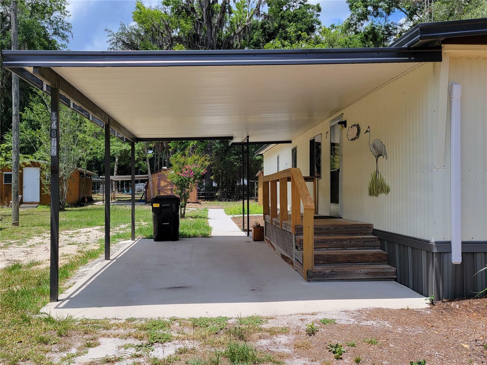 Property Photo: 14012 SE 174th Place FL 32640