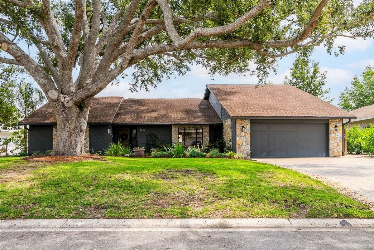 Property Photo: 4612 Masefield Place FL 34241