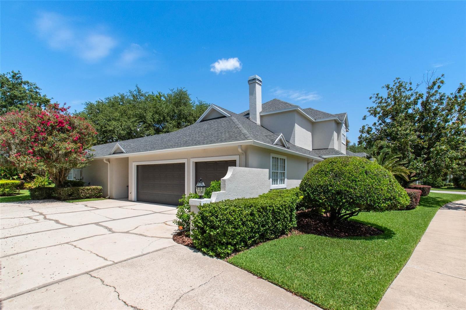 Property Photo: 2880 Old Castle Drive FL 32792