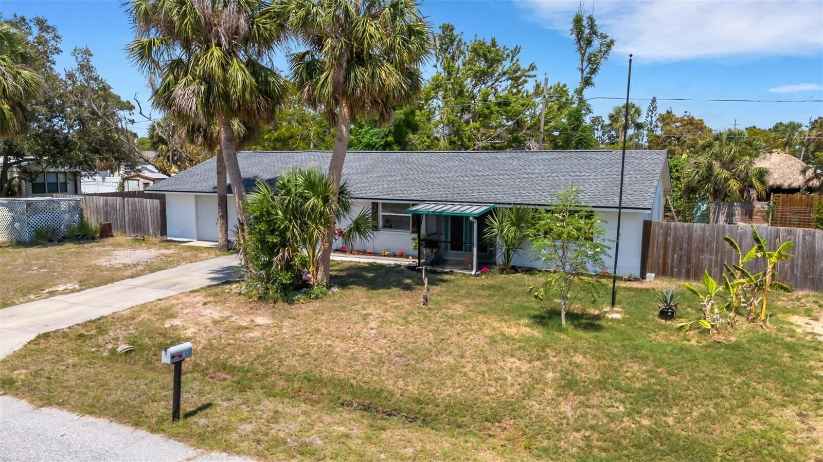 Property Photo: 112 E Marland Court FL 34275