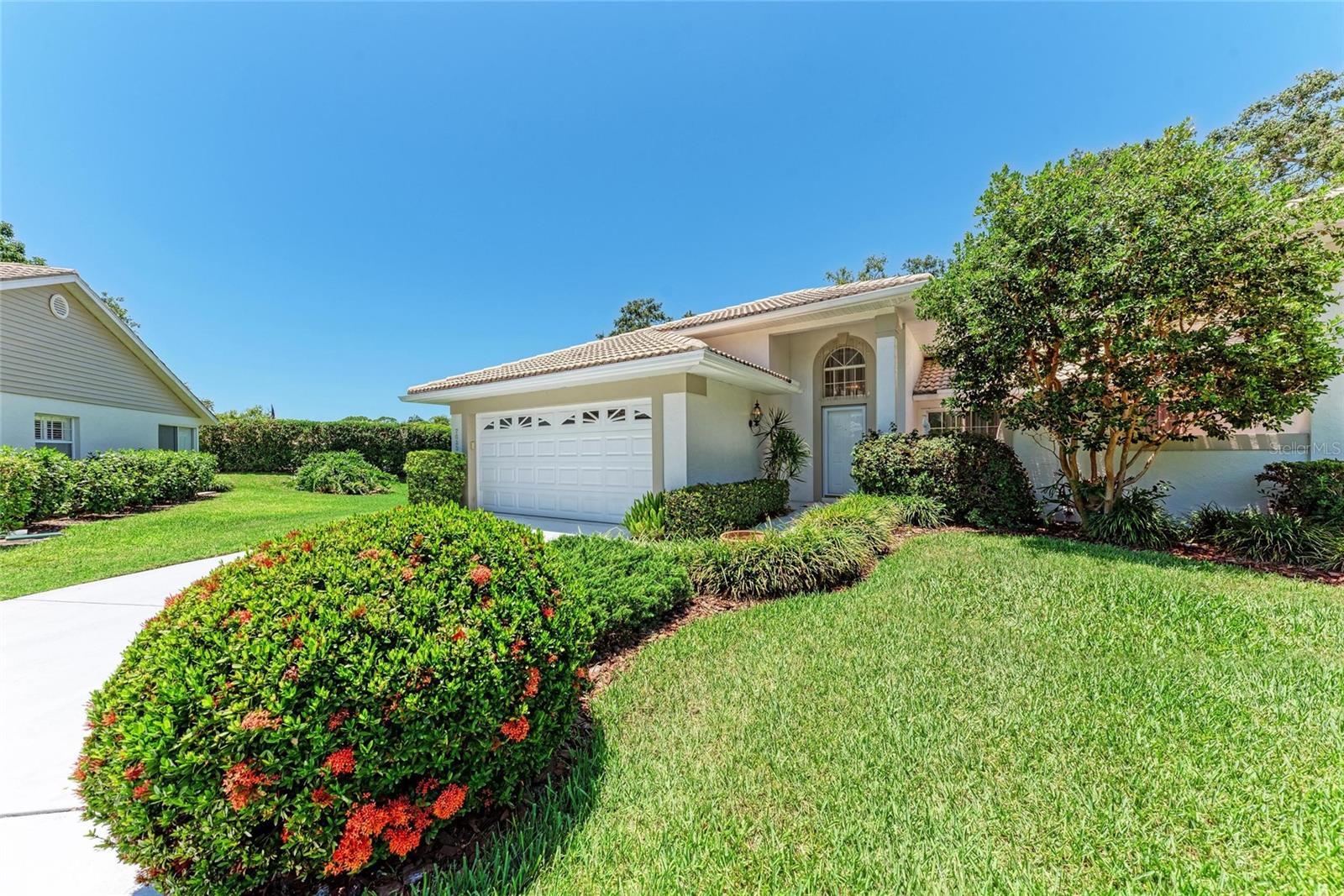Property Photo:  7023 Woodside Oaks Circle 1  FL 34231 