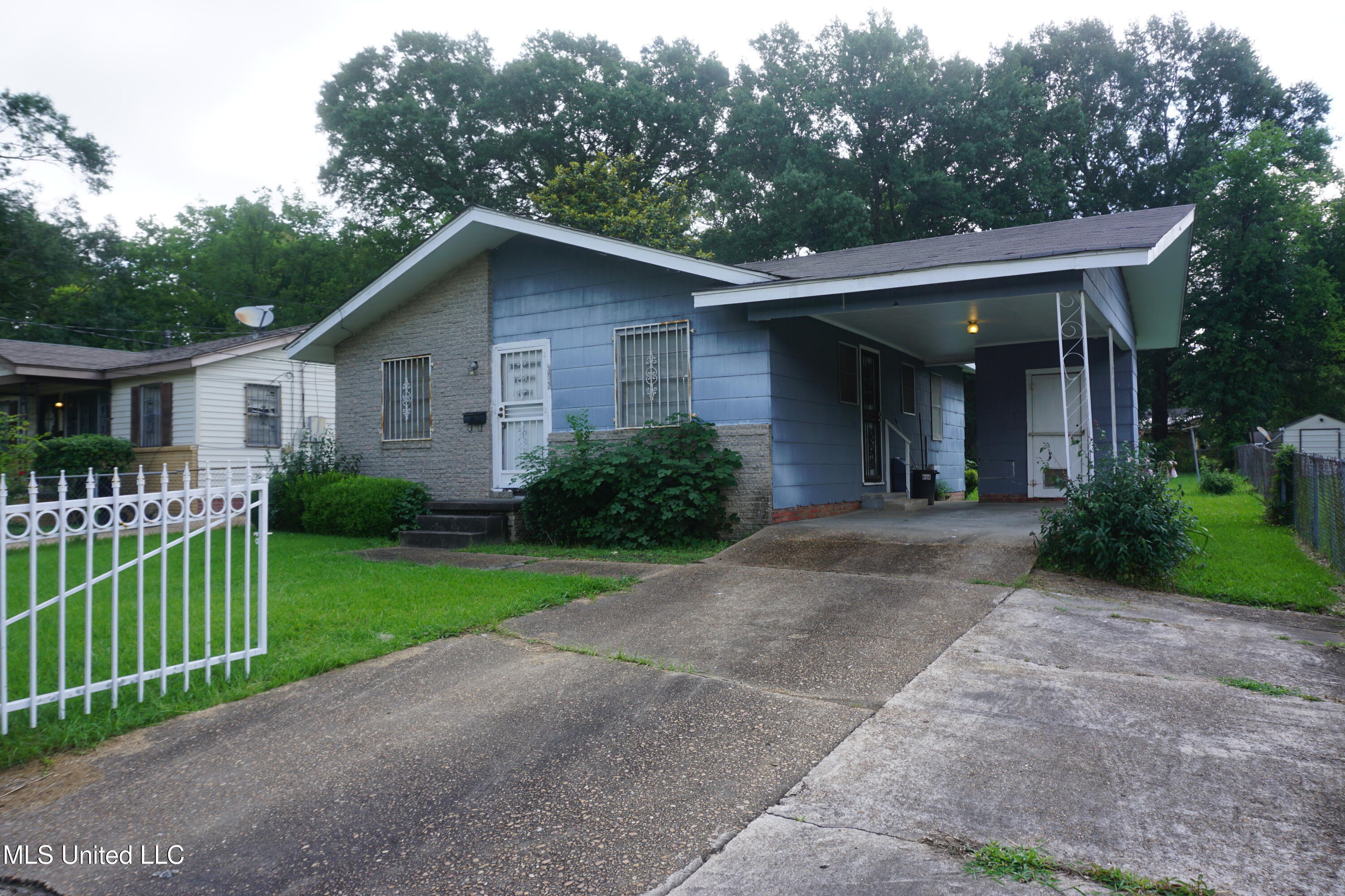 Property Photo: 3828 California Avenue MS 39213