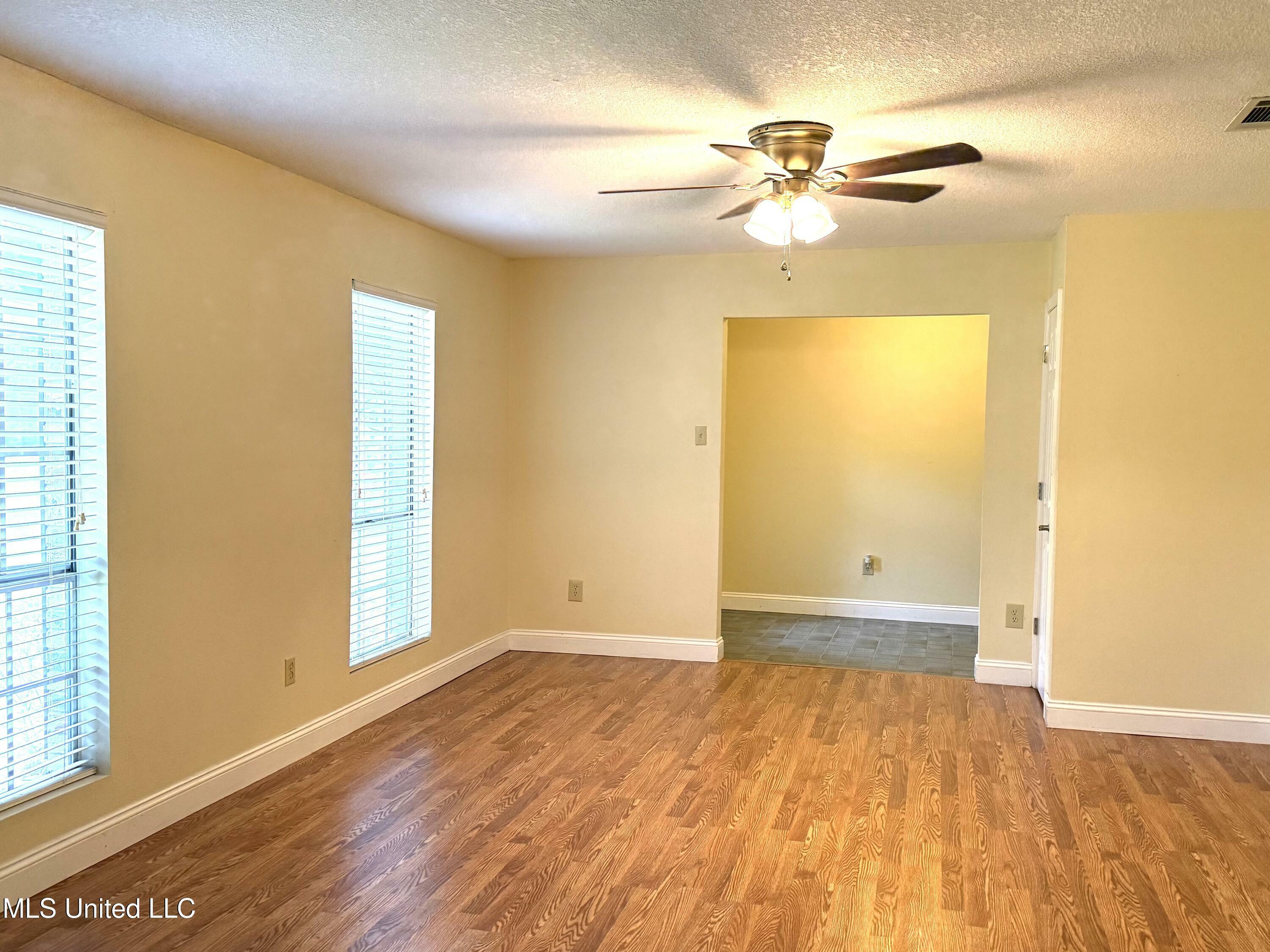 Property Photo:  1606 Woodhaven Street  MS 39581 