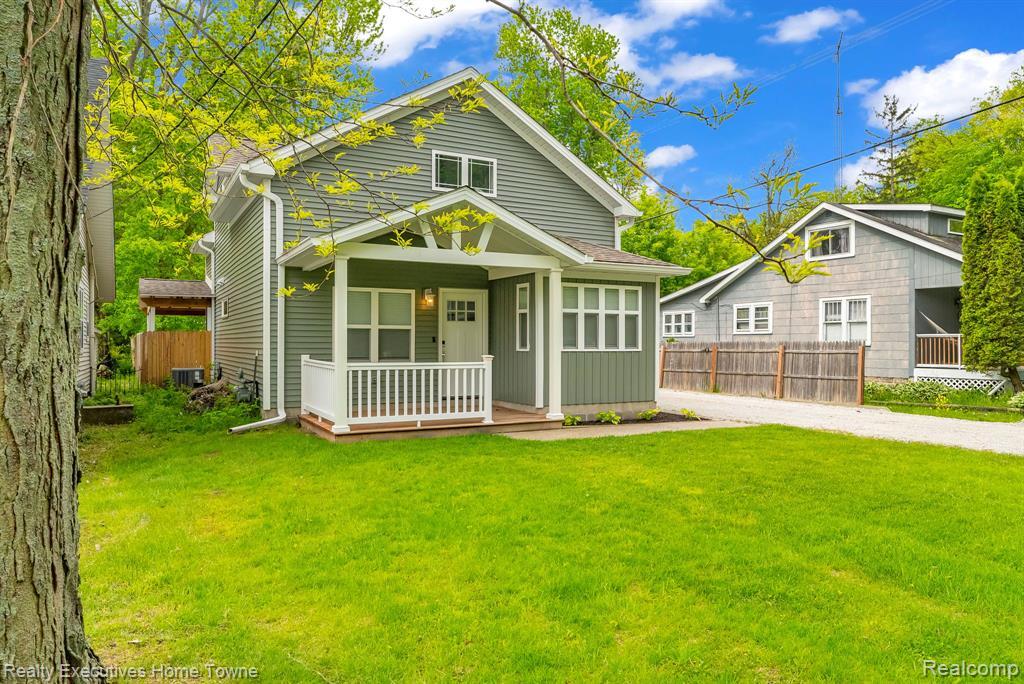 Property Photo:  3565 Memoir Drive  MI 48059 2226 