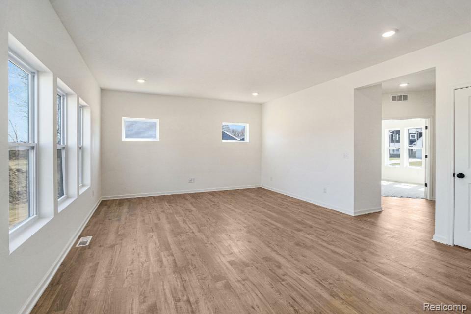Property Photo: 392 Golfside Drive MI 48446 7648