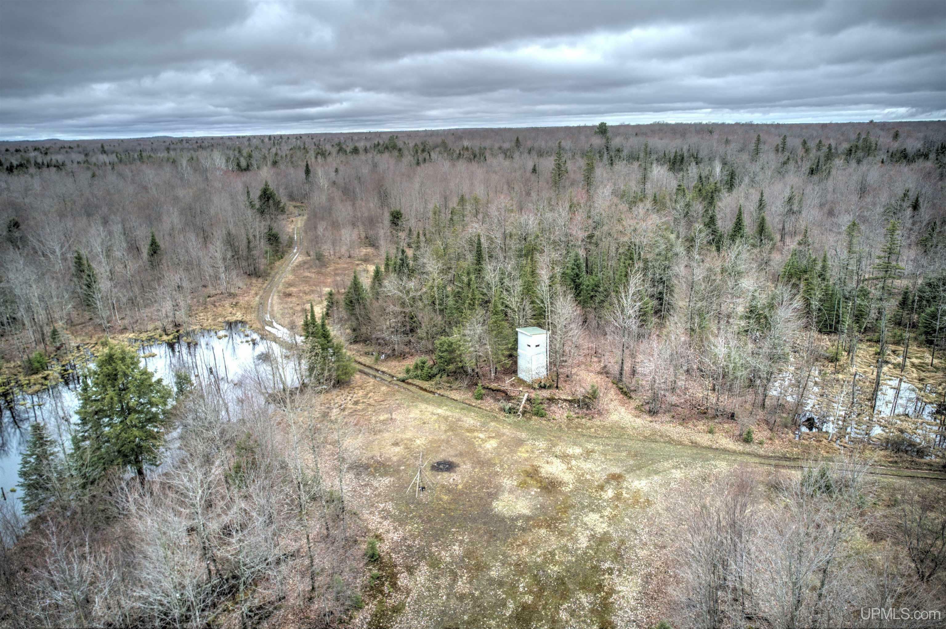Property Photo: 3749 N US41 Highway MI 49891