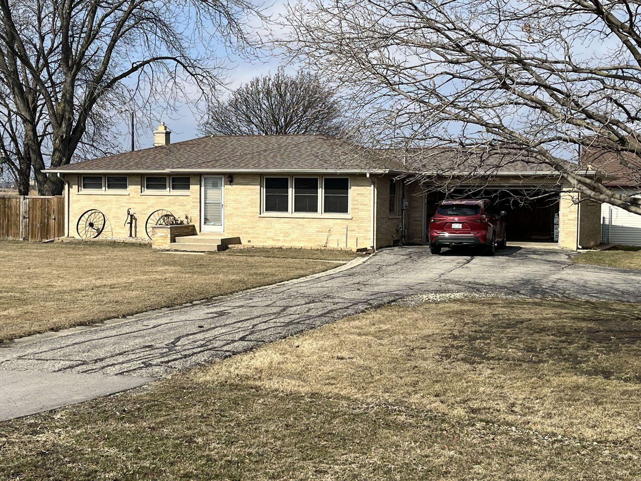 Property Photo: 11312 Burlington Rd WI 53144