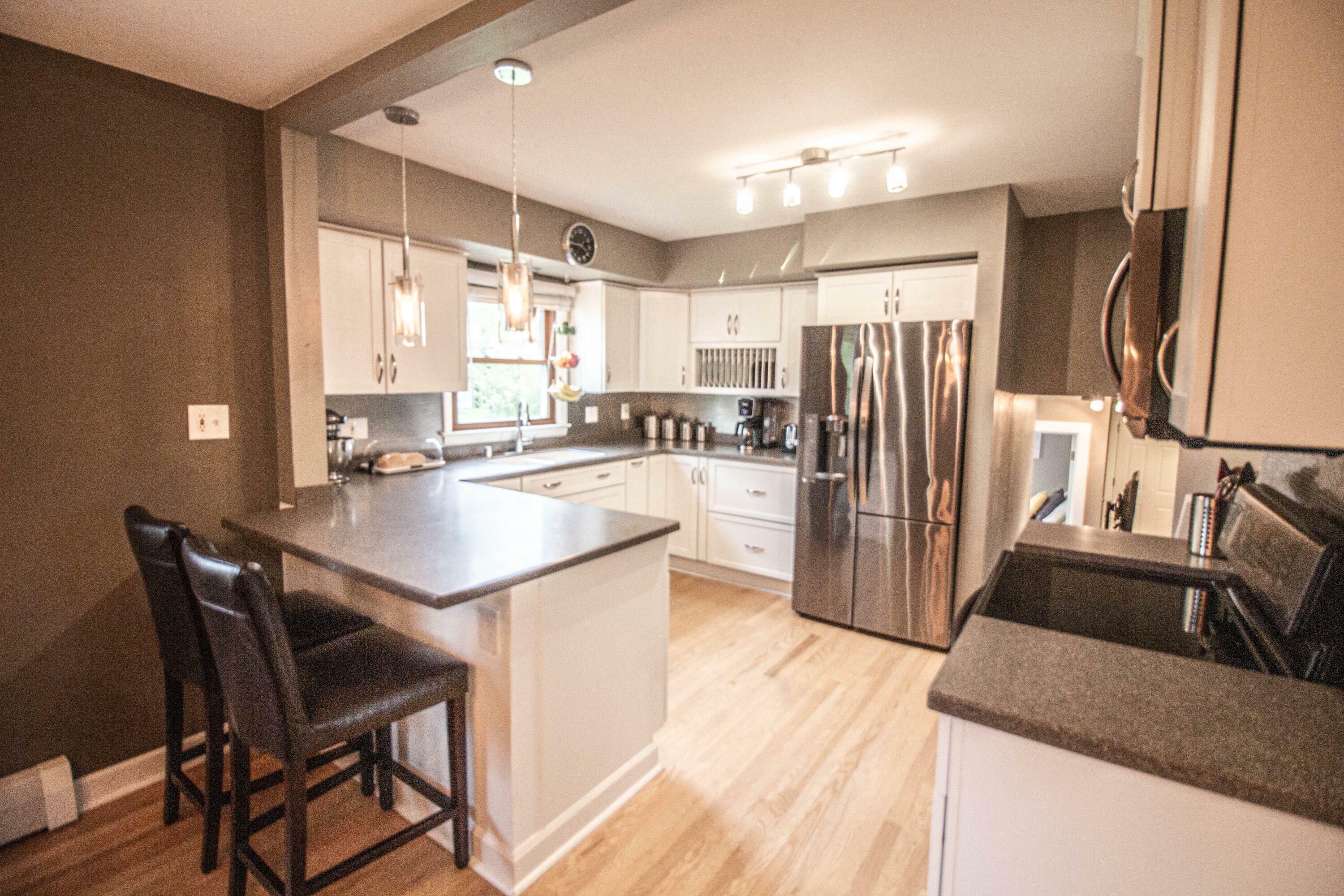Property Photo: 8561 N Greenvale Rd WI 53217