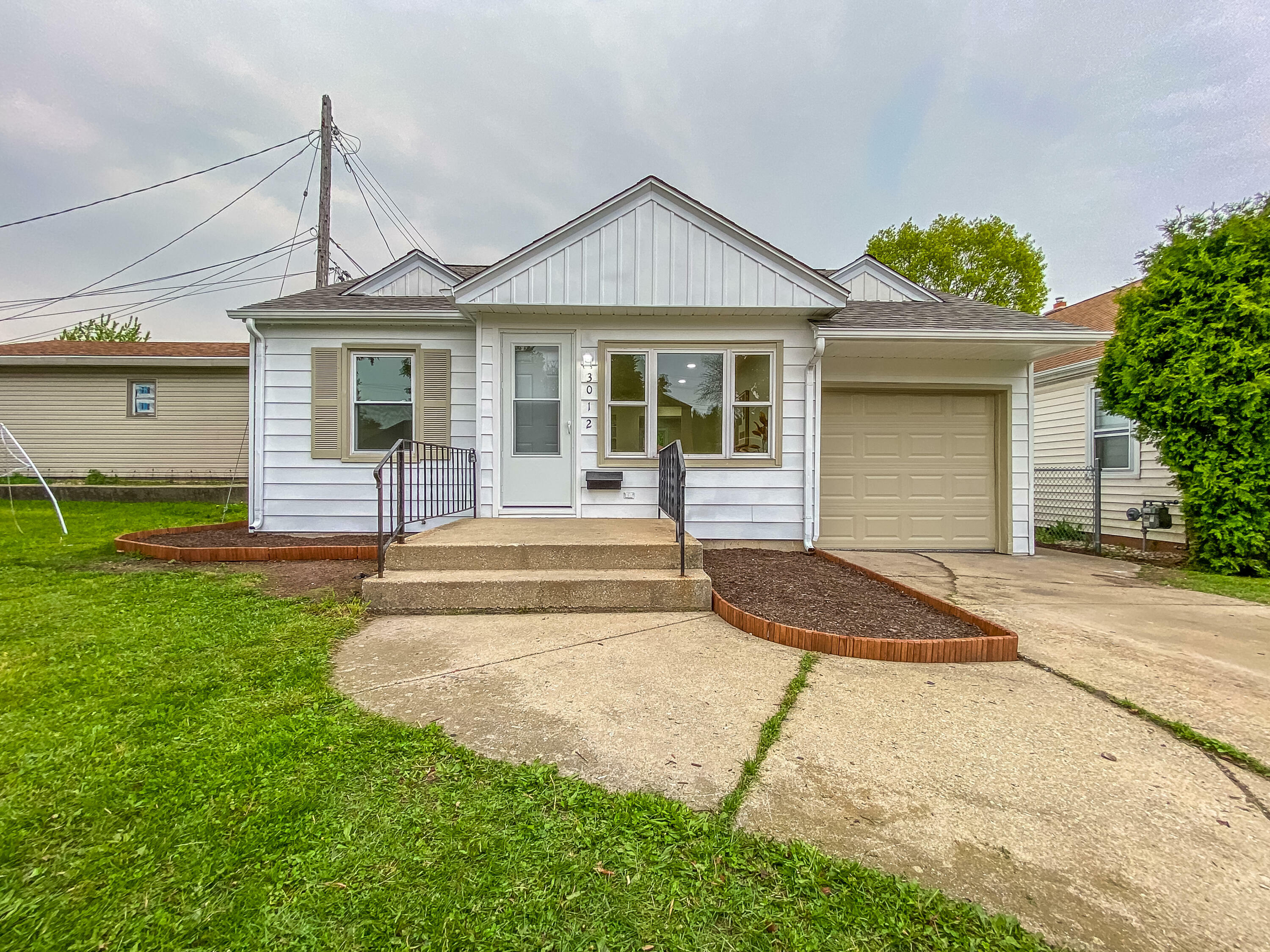 3012 Dwight St  Racine WI 53403 photo