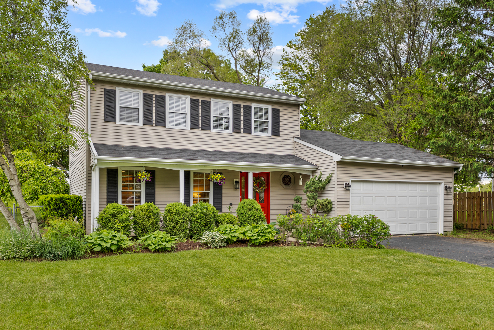 Property Photo: 67 Alice Lane IL 60102