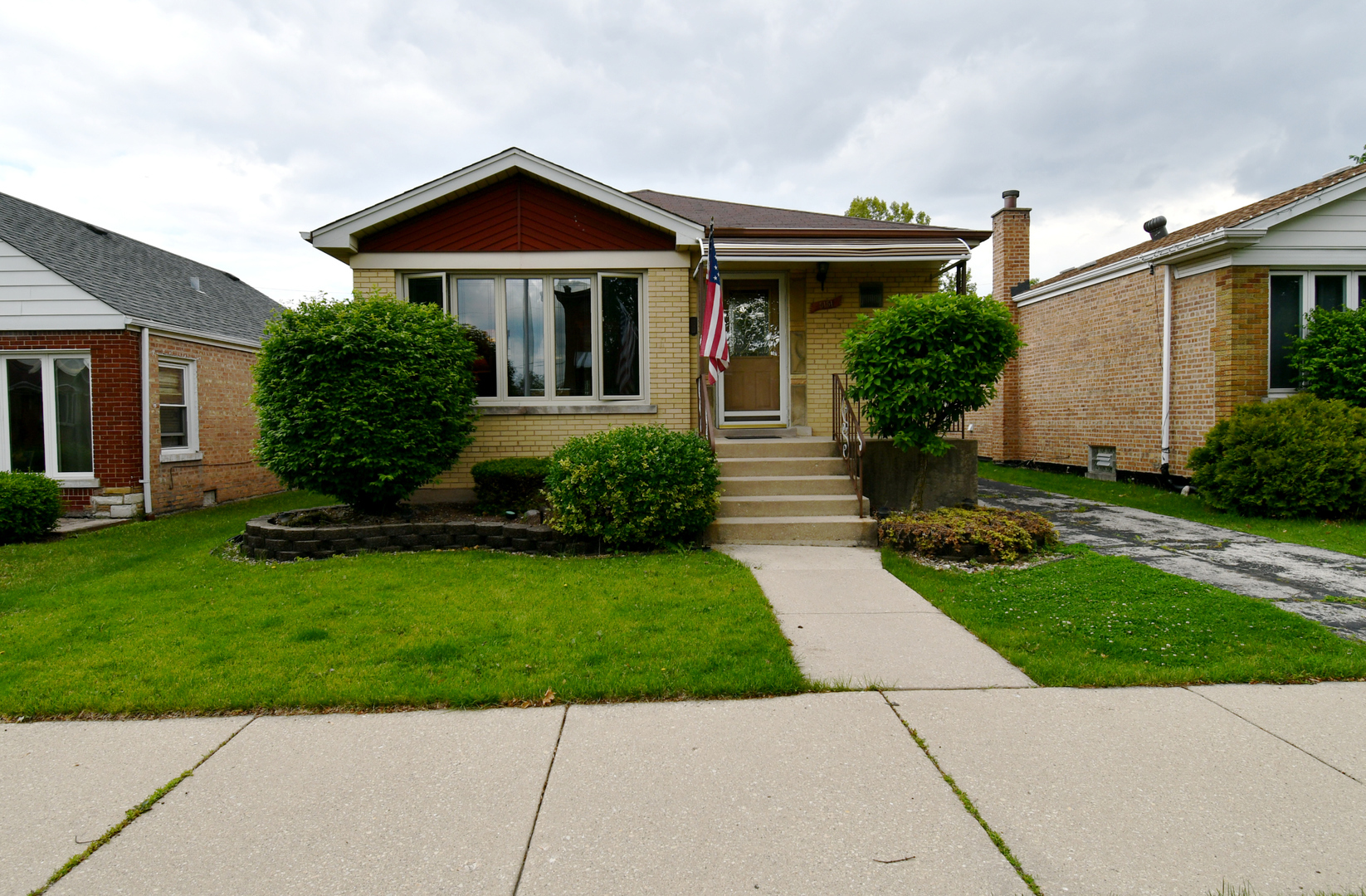 Property Photo:  5151 S Mulligan Avenue  IL 60638 