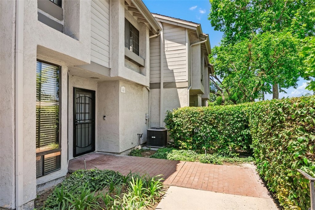 Property Photo:  2220 E Chapman Avenue 12  CA 92831 
