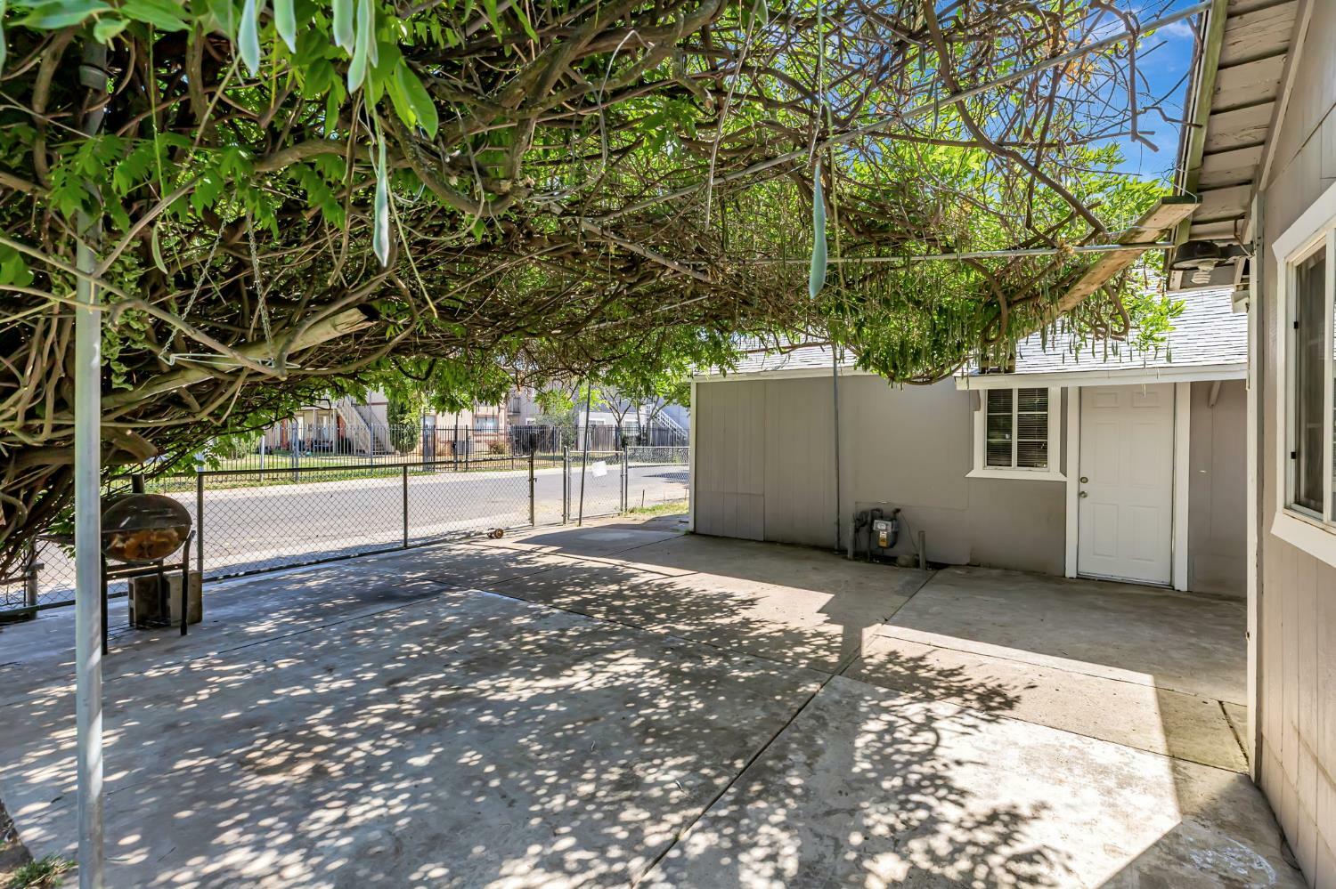 Property Photo: 2204 15th Avenue CA 95822