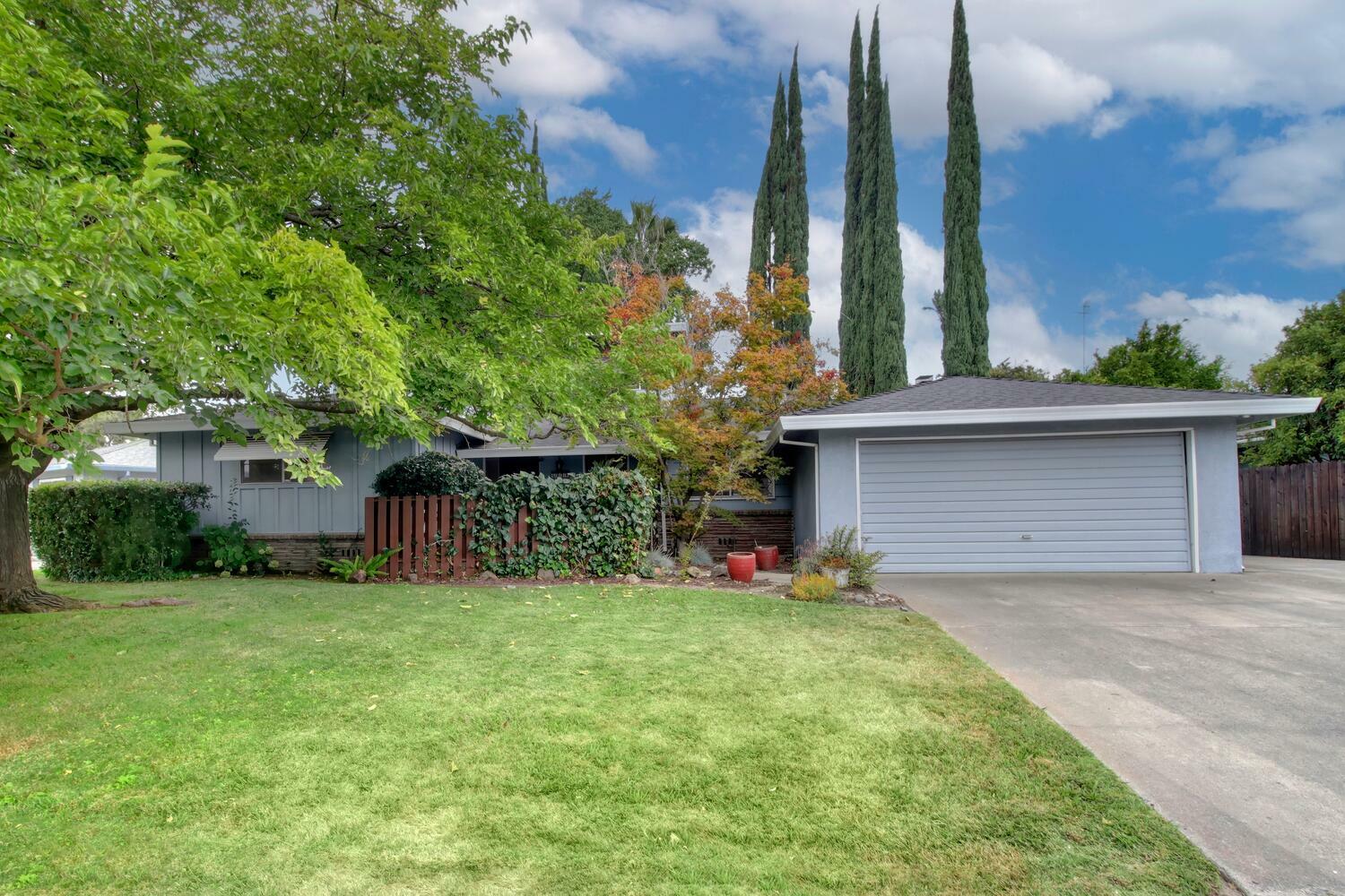 Property Photo: 6010 Machado Way CA 95822