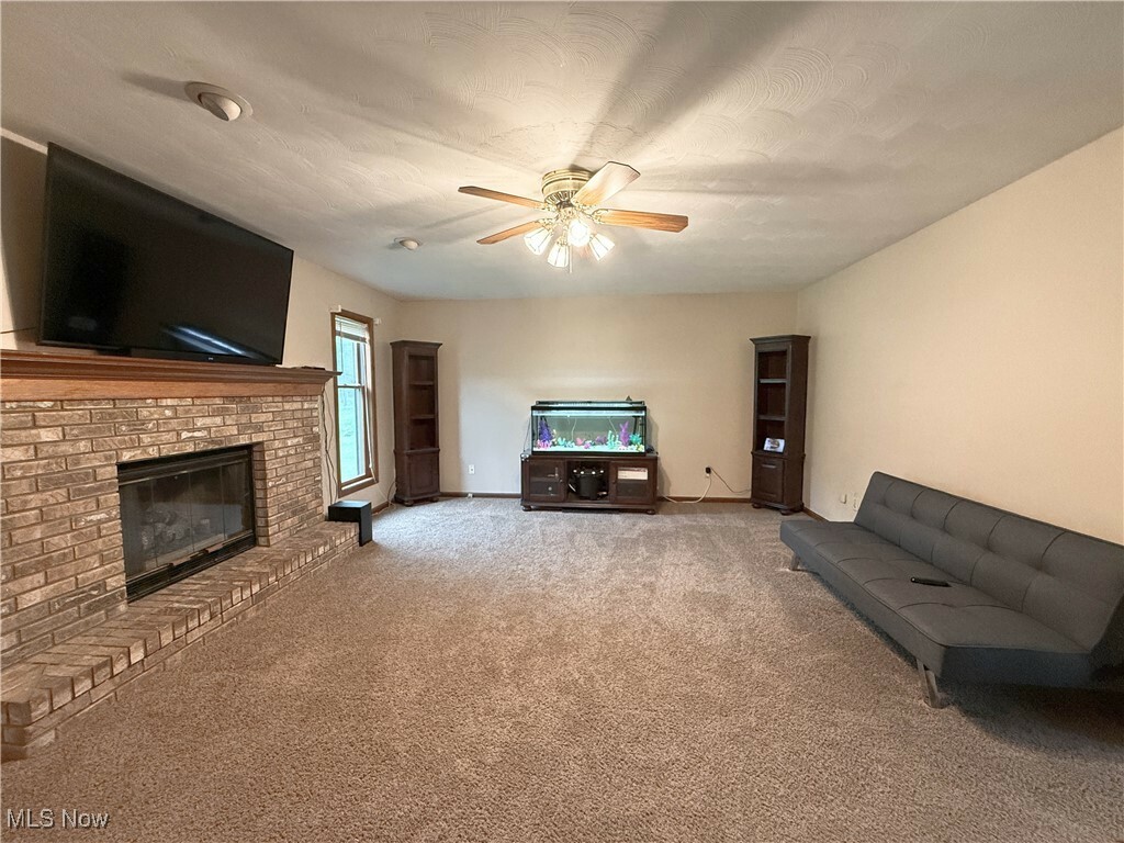Property Photo: 11737 Gladstone Road SW OH 44451