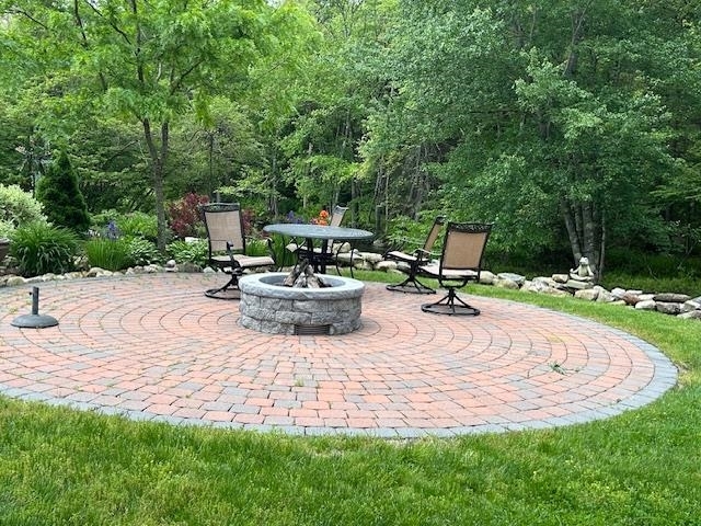 Property Photo: 20 Brook Road NH 03031