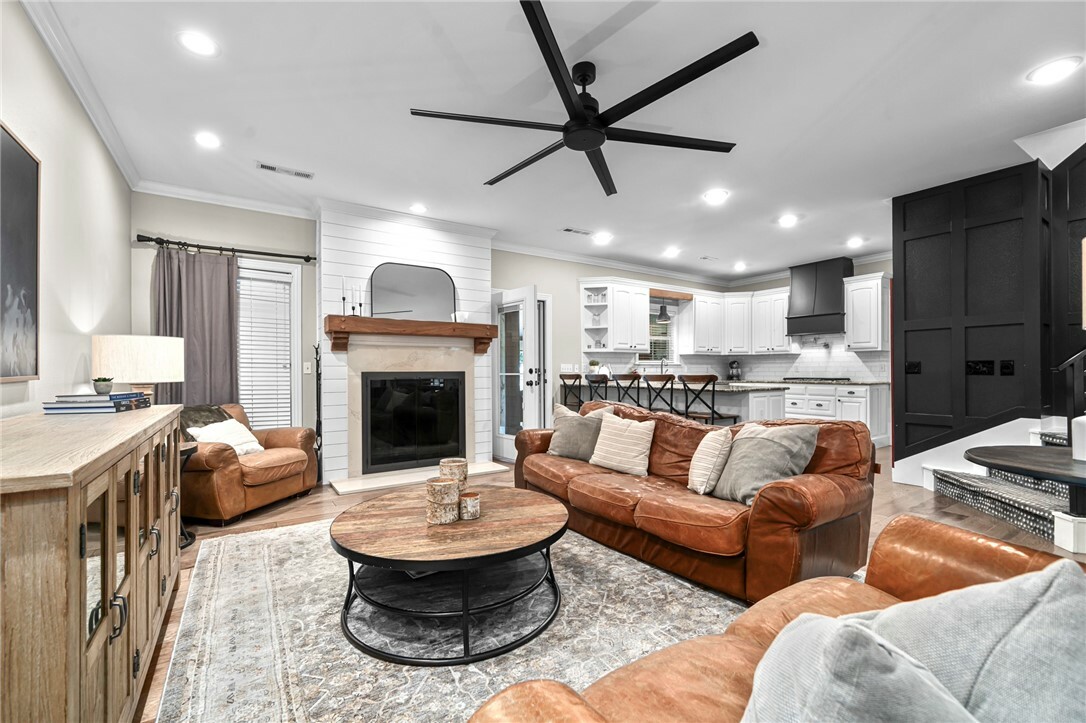 Property Photo: 502 Oakwood Street AR 72745