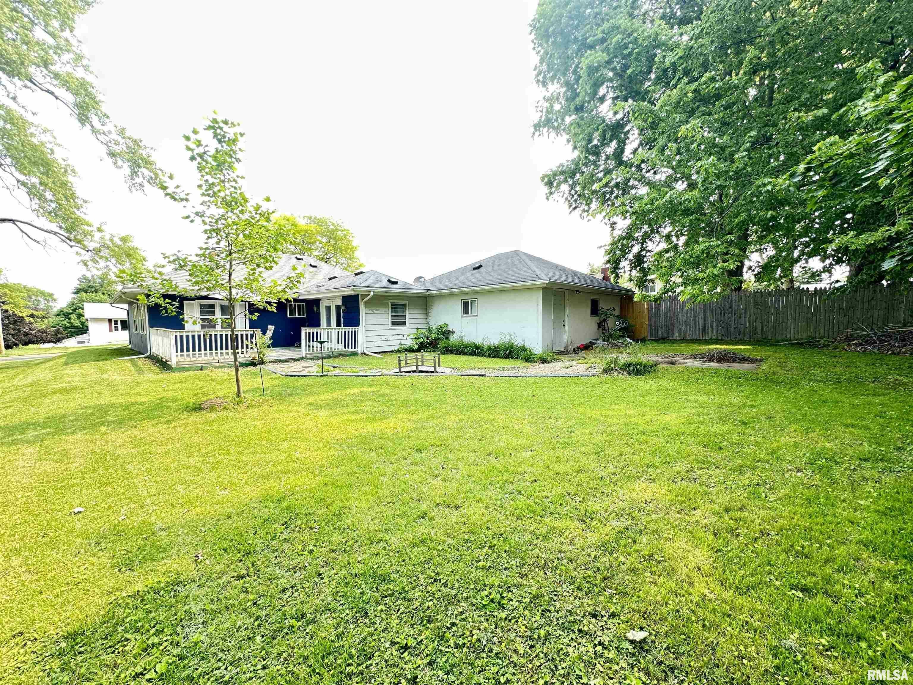 Property Photo: 402 W Tower Street IL 61530