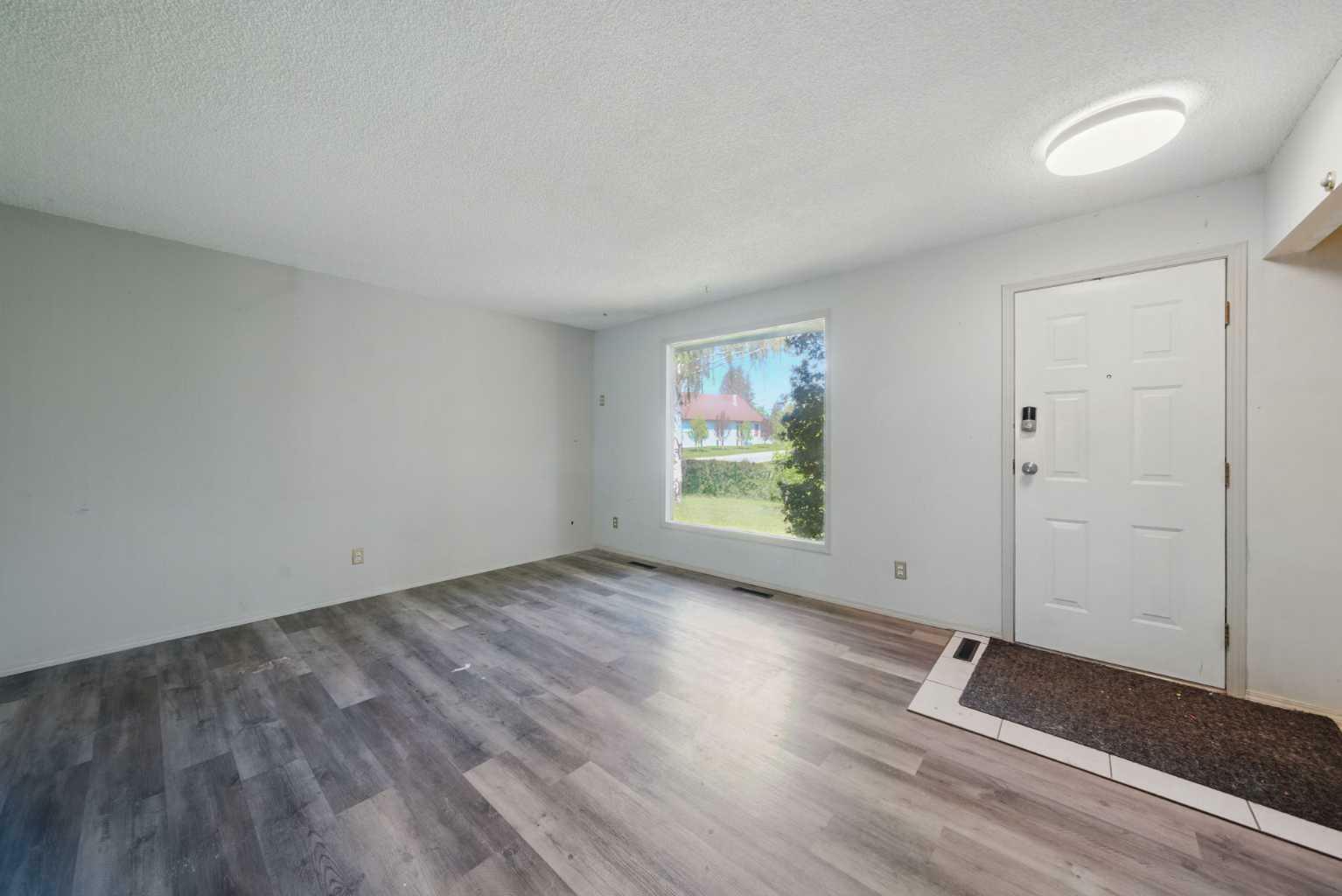 Property Photo:  5107 Forego Avenue SE  AB T2A 2C7 