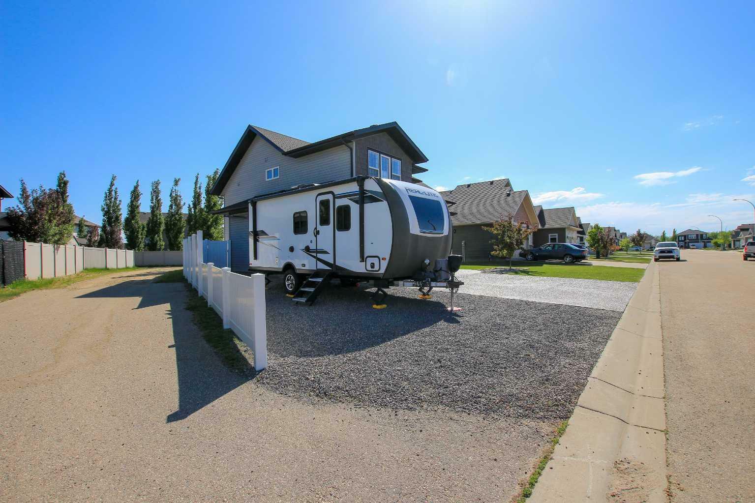 Property Photo: 1 Edith Avenue AB T4L 0H3