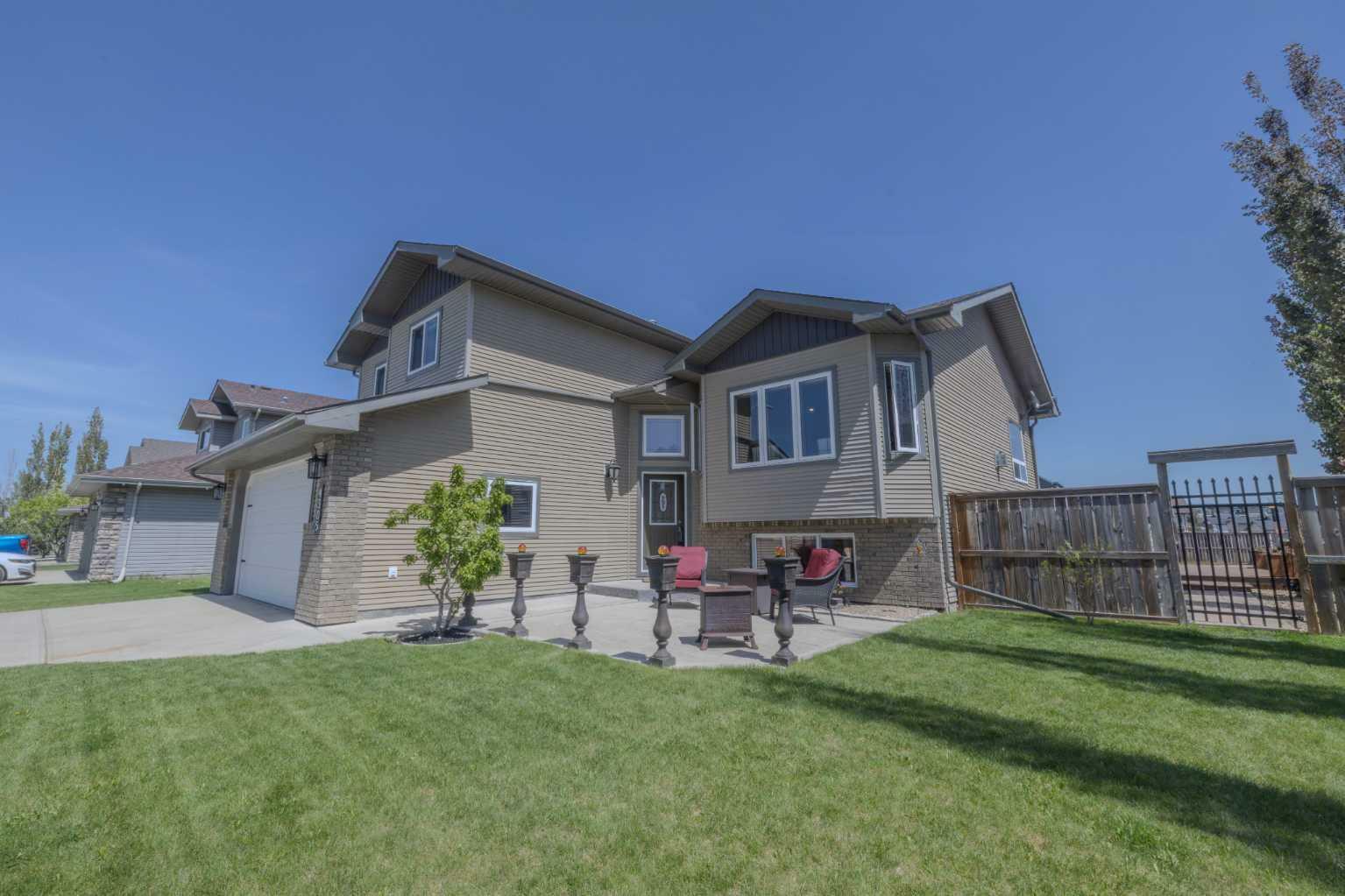 4305 45 Street  Lacombe AB T4L 1T9 photo