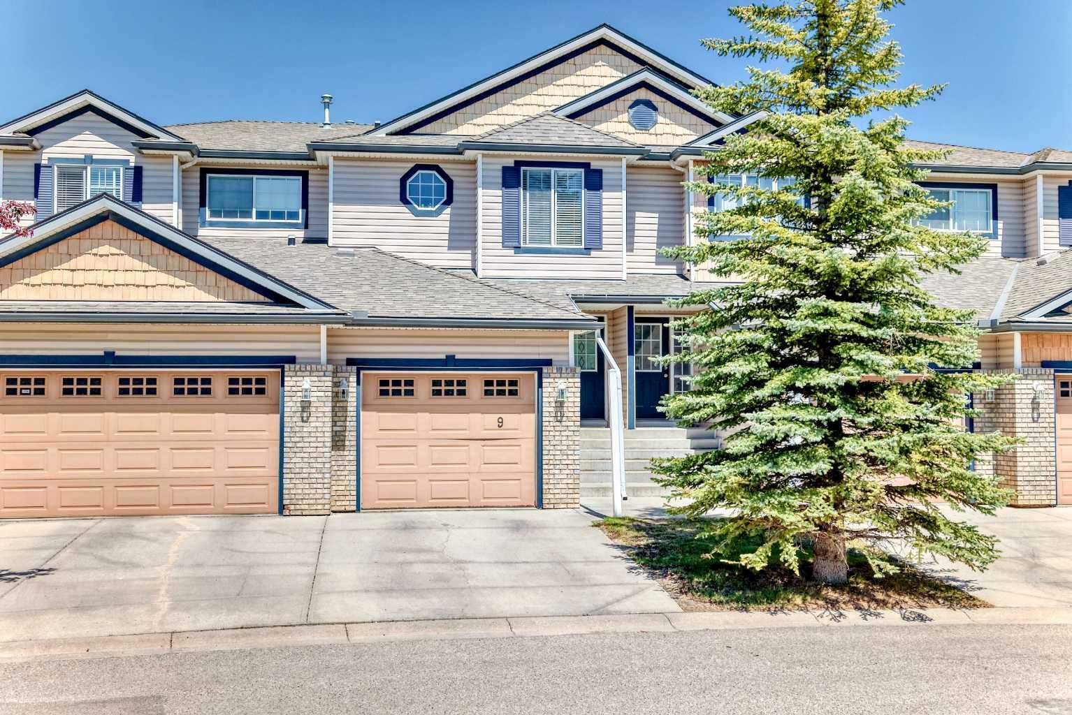 9 Citadel Estates Manor NW  Calgary AB T3G 5M6 photo