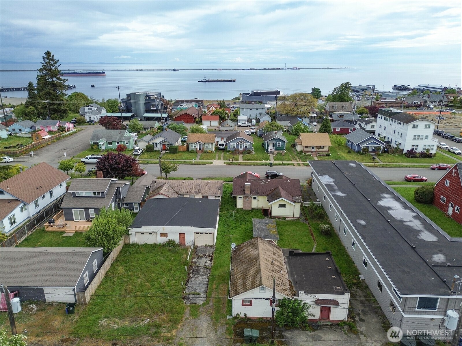 Property Photo:  216 W 3rd St  WA 98362 