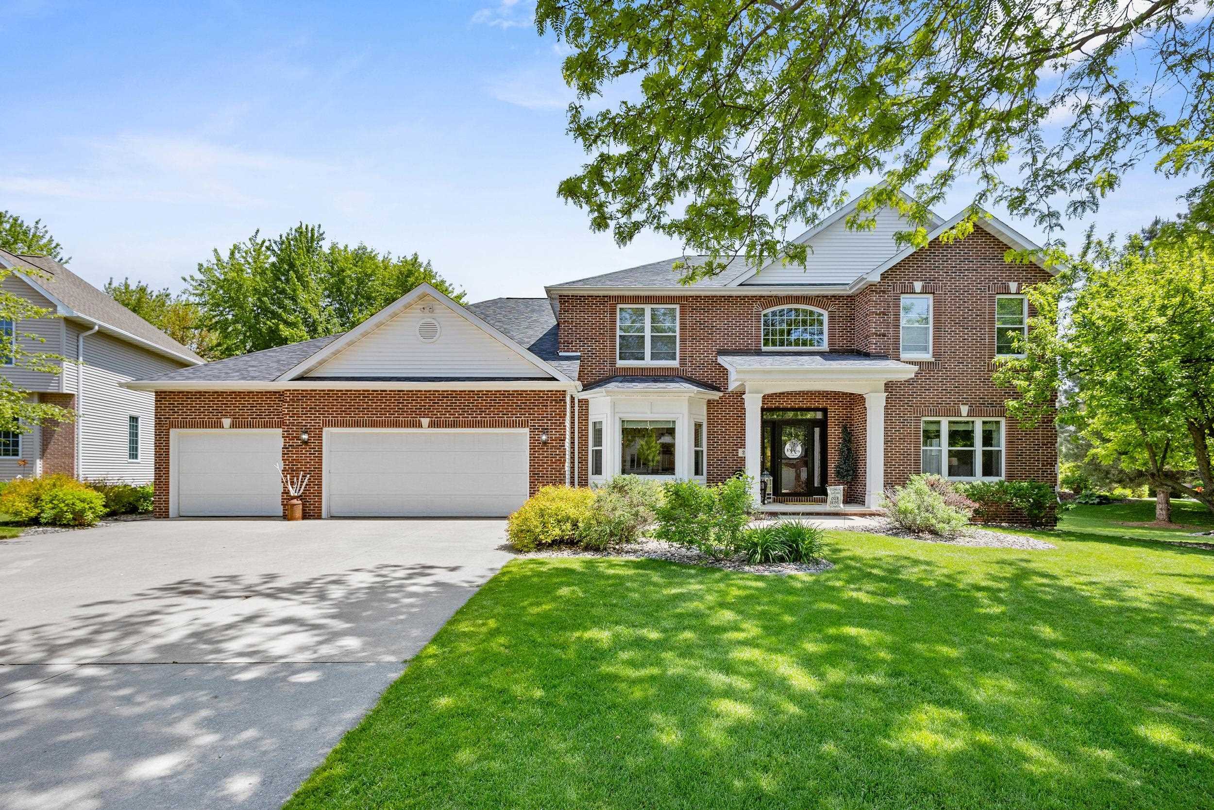 212 E Castlebury Lane  Appleton WI 54913 photo