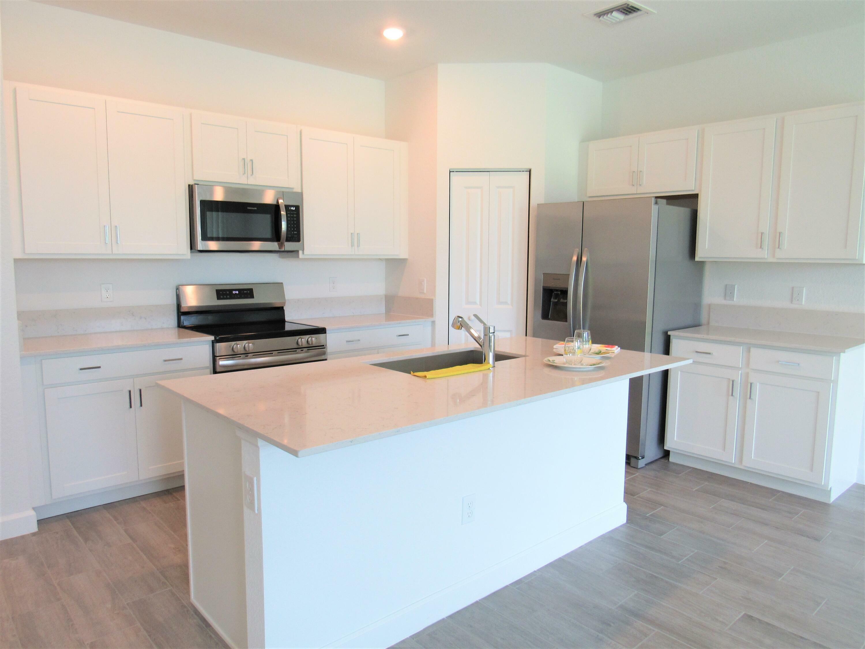 Property Photo: 4332 Pond Lily Lane FL 33467