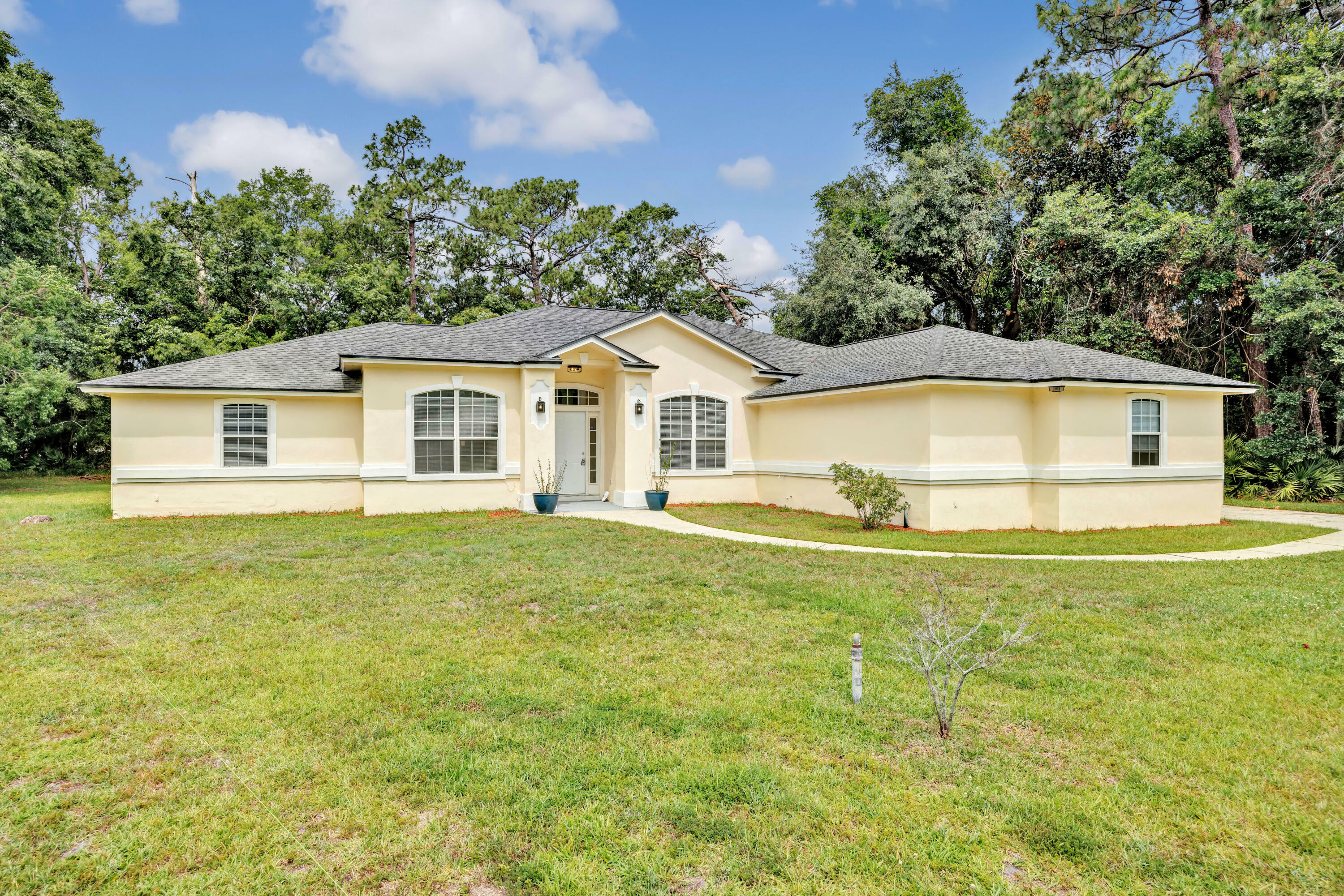Property Photo: 462 S Jax Estates Drive FL 32218