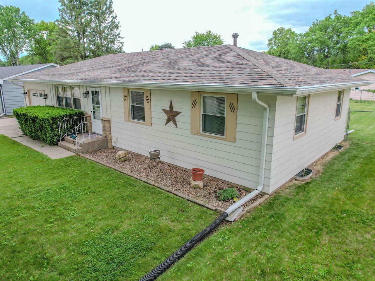 Property Photo: 2744 Scotties Drive WI 53511