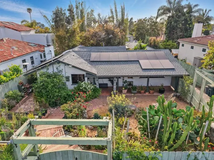 Property Photo:  1708 Glasgow Ave  CA 92007 