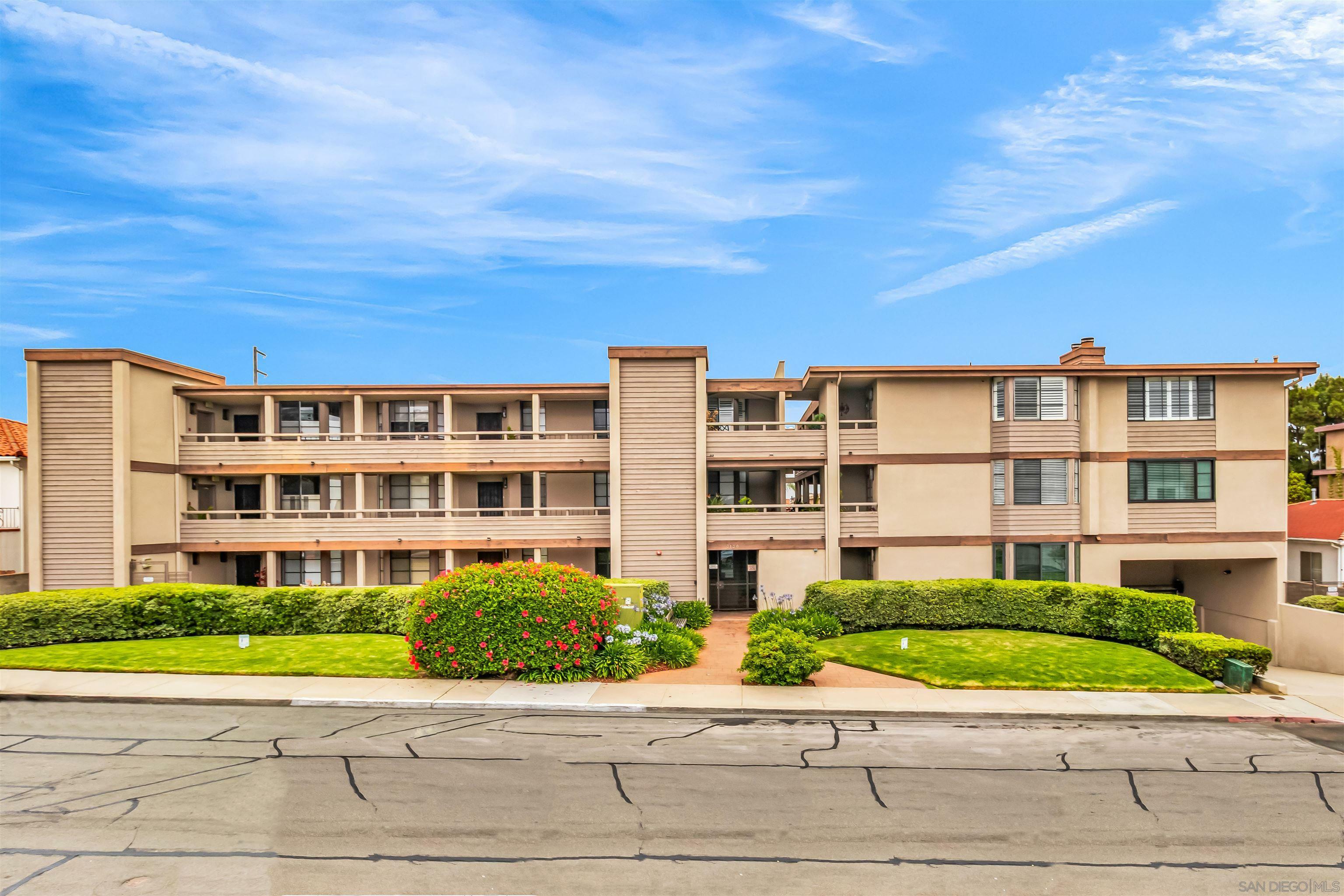 Property Photo: 3130 Avenida De Portugal 101 CA 92106