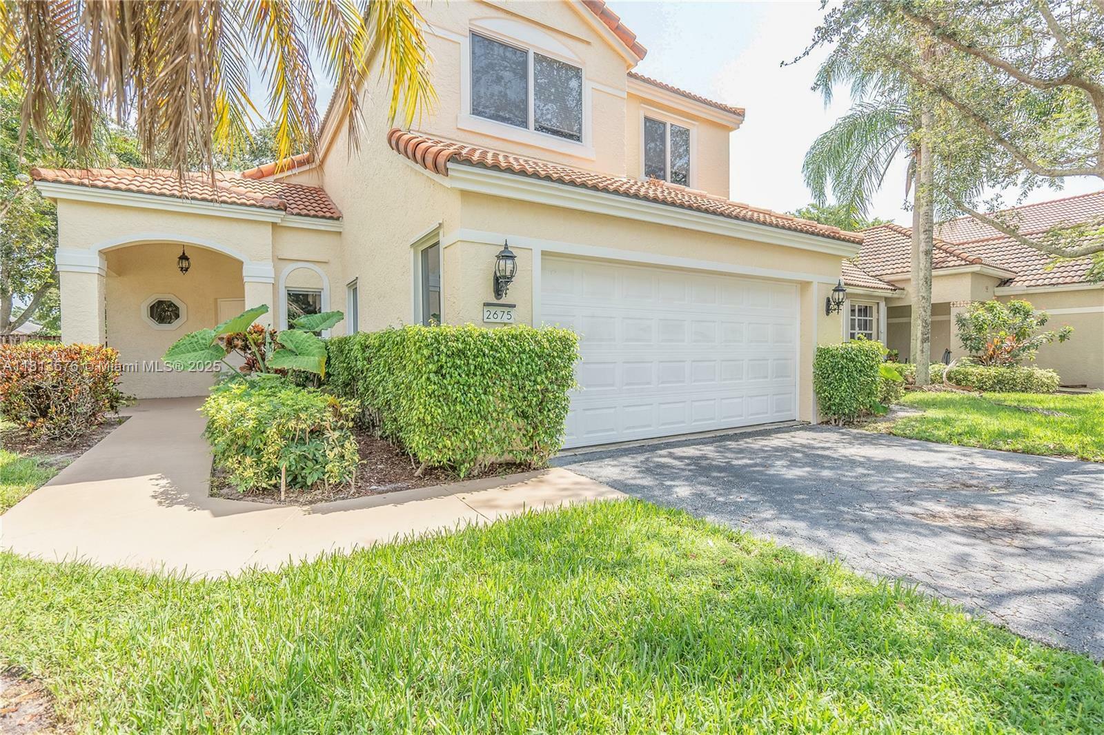 Property Photo: 2675 Oak Park Cir FL 33328