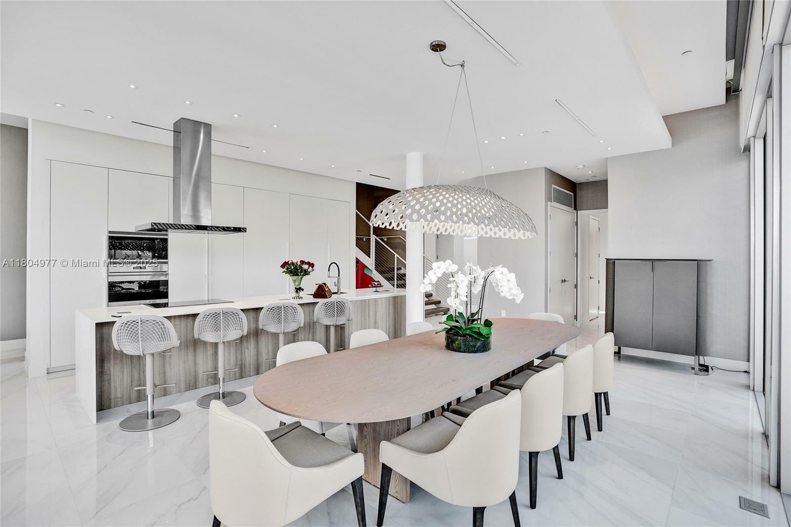 Property Photo: 3750 Yacht Club Dr Th1 FL 33180