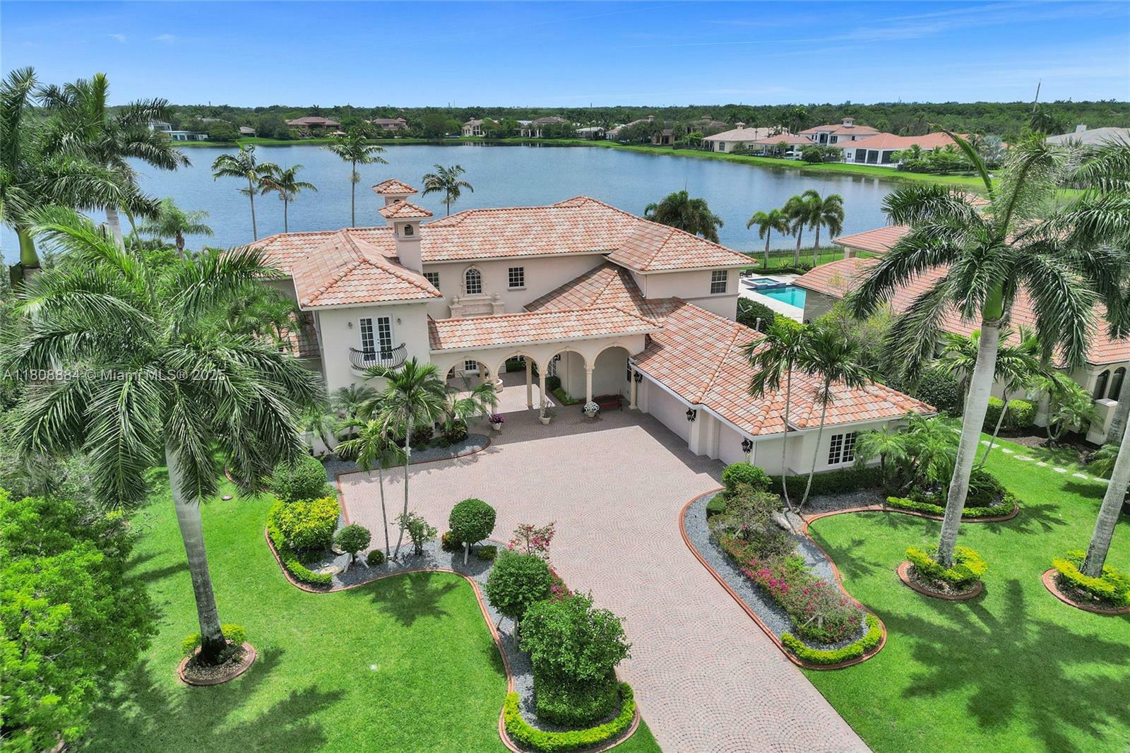 Property Photo:  3308 Islewood Ave  FL 33332 