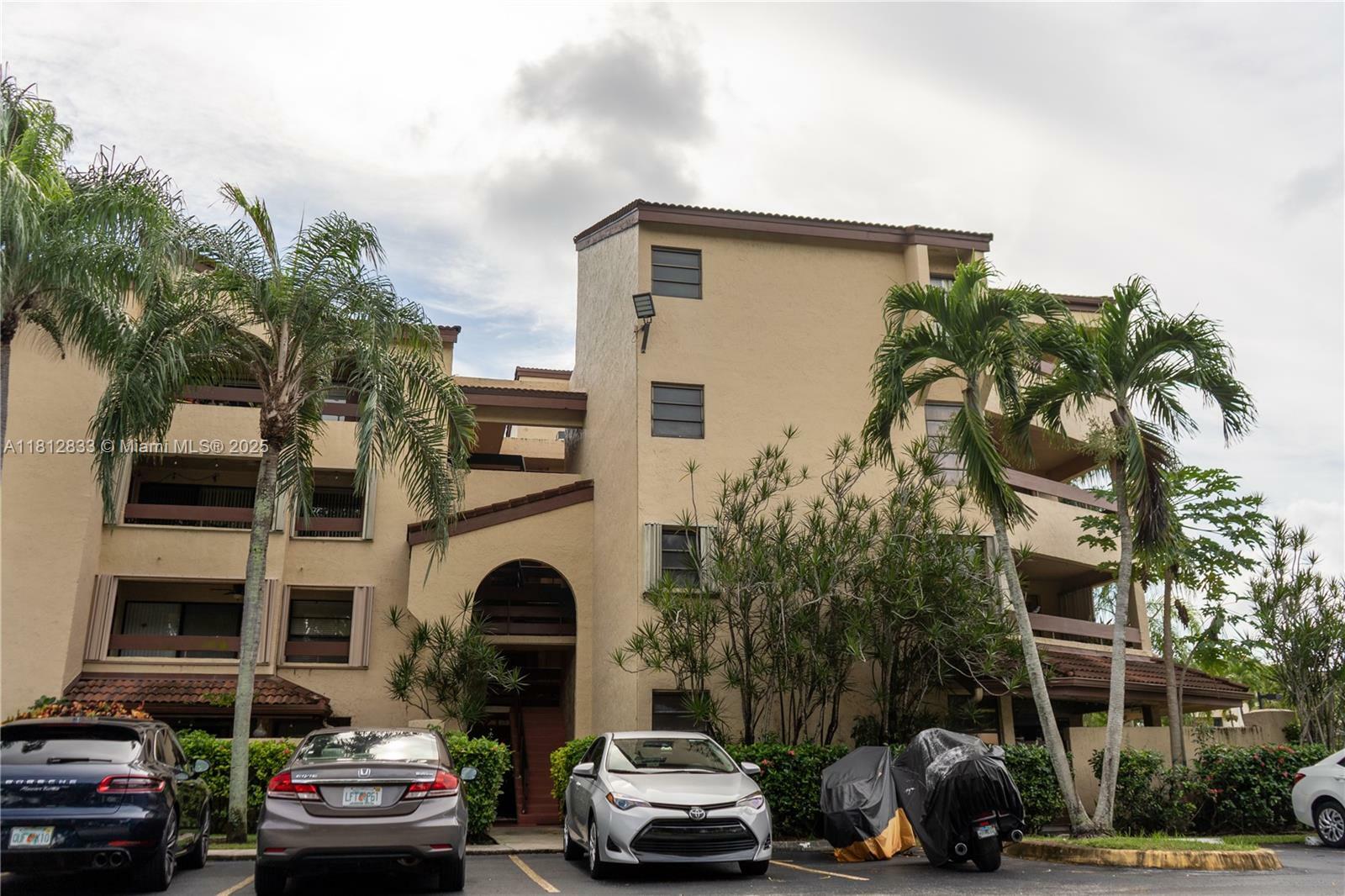 Property Photo: 9140 SW 123rd Ct 208-Q FL 33186