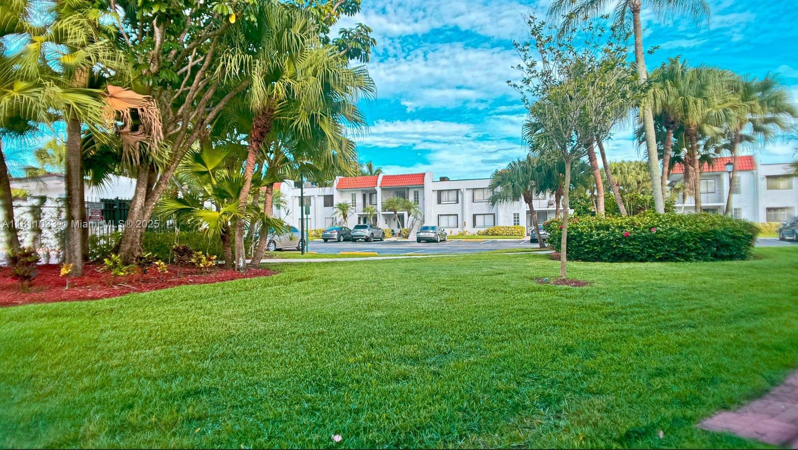 Property Photo: 296 Racquet Club Rd 104 FL 33326