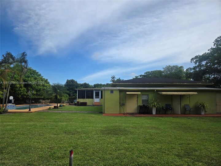 Property Photo:  12401 SW 47th St  FL 33175