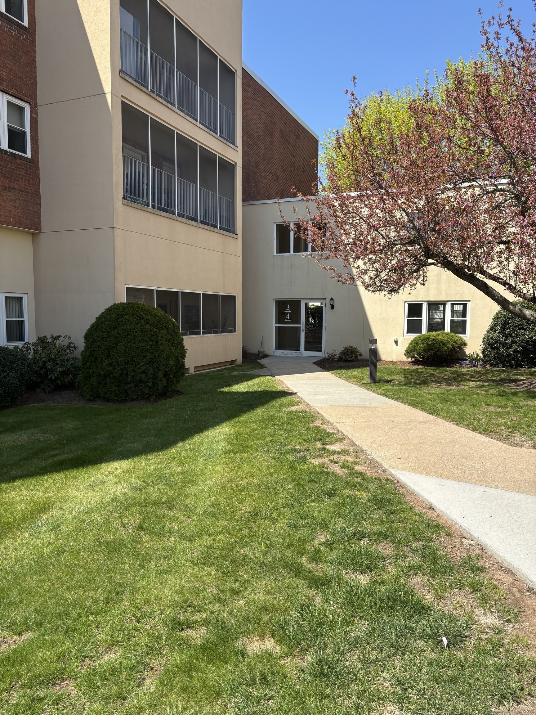 Property Photo: 75 Washington Avenue 4207 CT 06518