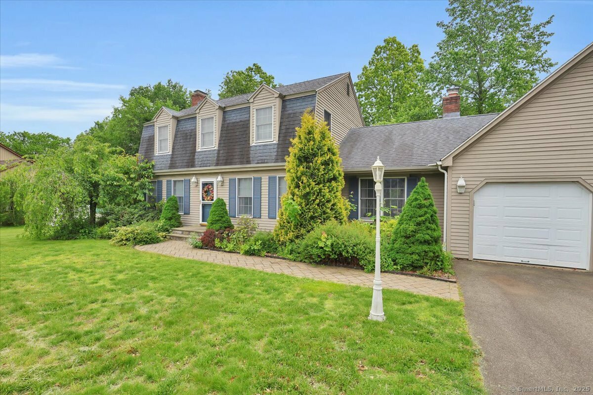 Property Photo:  79 Carriage Drive East  CT 06450 