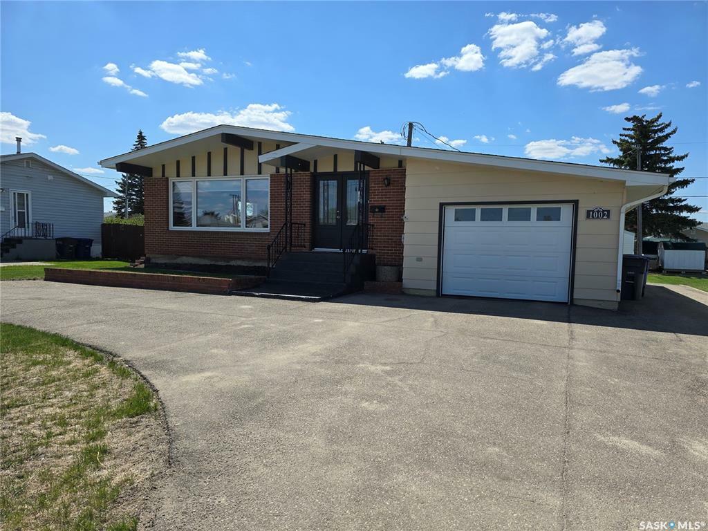Property Photo: 1002 Desmond Street SK S0G 2B0