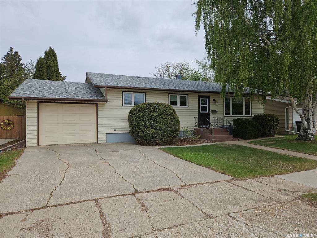 Property Photo:  1030 13th Street  SK S0K 2A0 